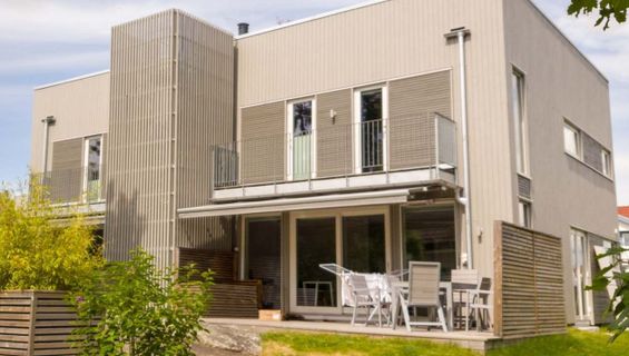 Moderne bolig med uteområde