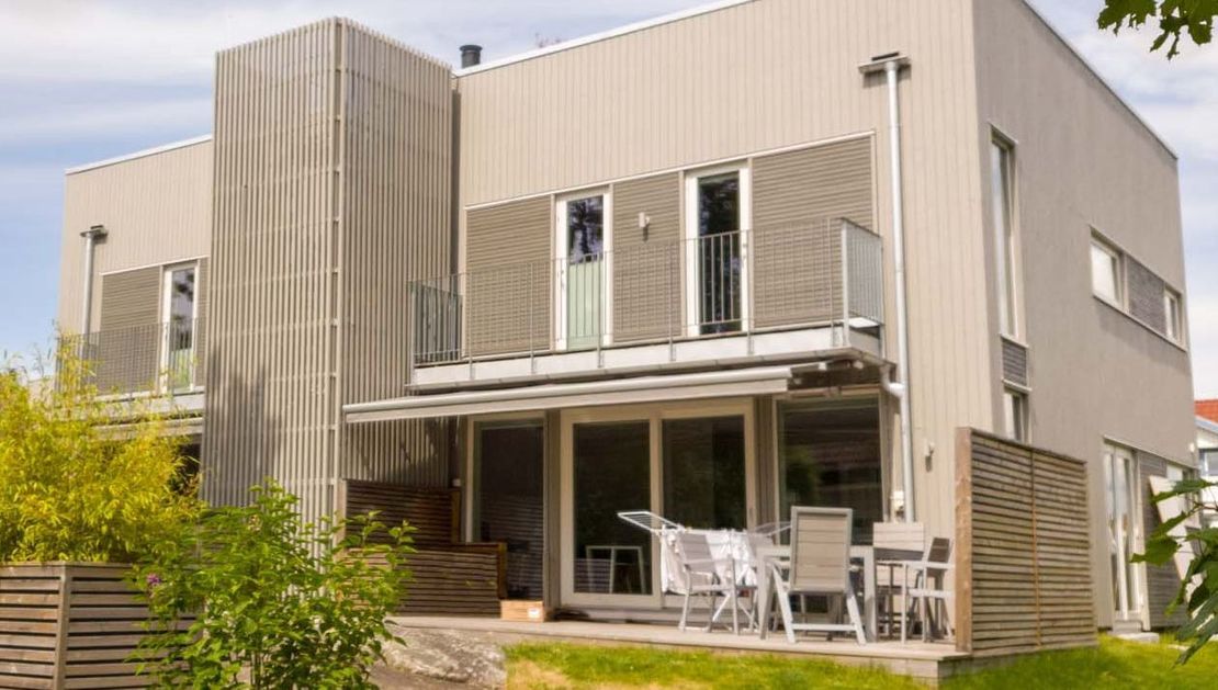 Moderne bolig med uteområde